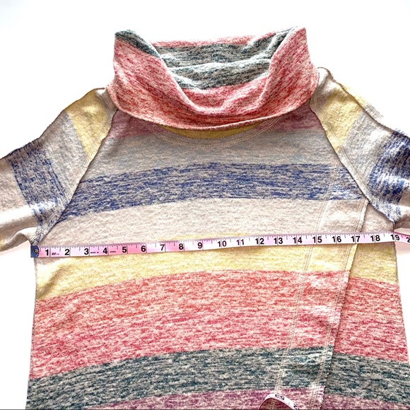 SOLD 💕Chelsea & Theodore Supersoft Striped Sweater - Picture 10 of 12